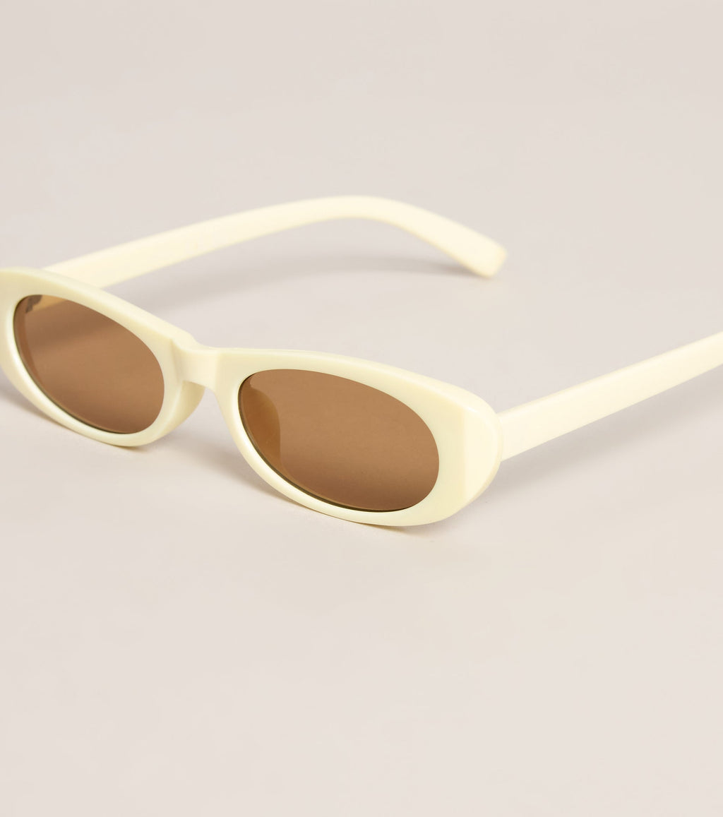 Sleek Retro Vibe Oval Sunglasses